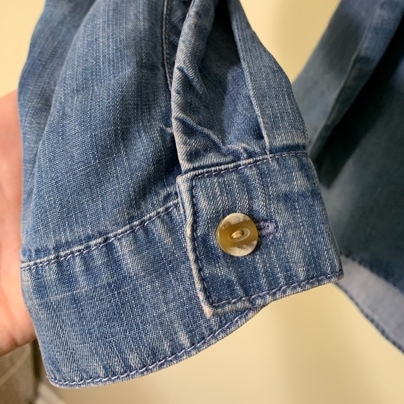 Women’s Denim Button Down Long Sleeve Shirt - Medium - Picture 4 of 9